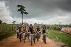 Largada na Vila Brasil Ride em Guaratinga (Armin Kuestenbrueck / Brasil Ride)