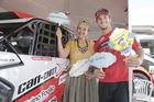 Tania Mara e o piloto Bruno Varela no box do Rally Cuesta no Shopping Botucatu (Pedro Santos/PhotoAction)