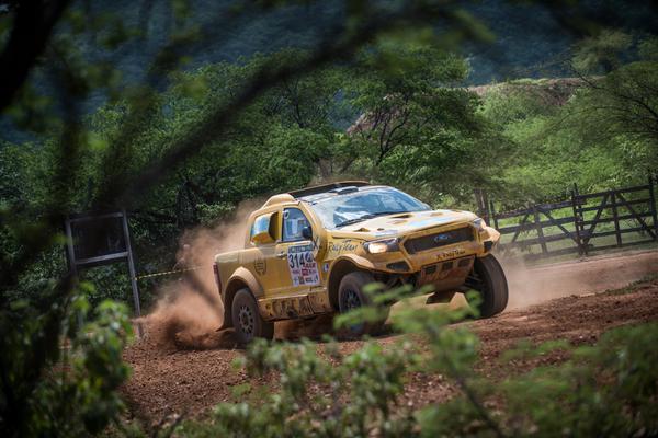 Equipe X Rally Team defende a liderança no Brasileiro no Rally Cuesta (Foto: Doni Castilho/DFOTOS)