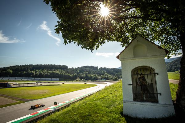 Depois de duas semanas na Áustria, Fórmula 2 chega à Hungria para a terceira (Dutch Photo Agency)